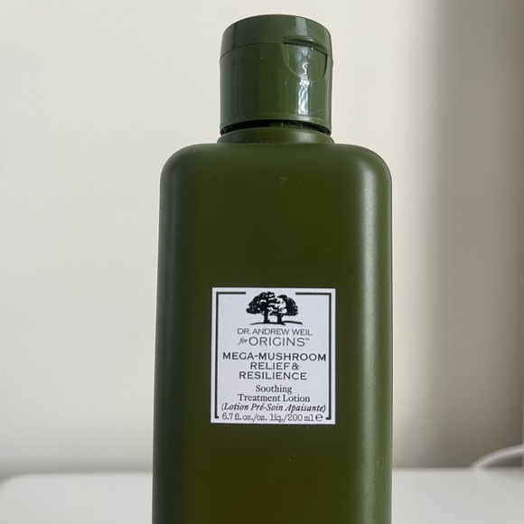Origins Mega-Mushroom Relief and Resilience Soothing Treatment Lotion - Picture 4 of 5